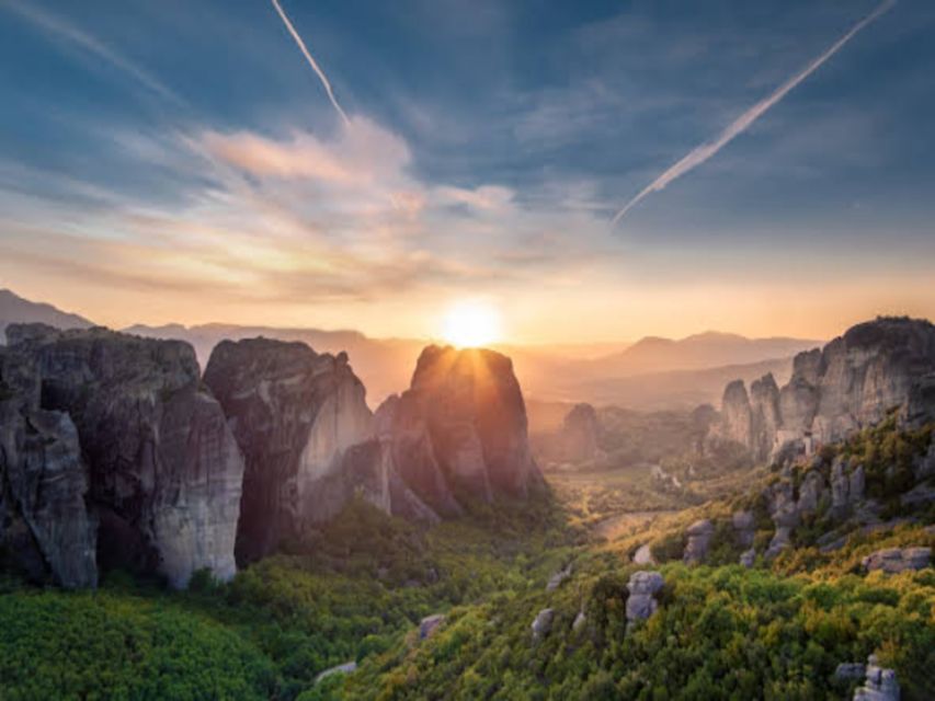 Meteora Private Full Day Tour from Athens & Free Audio Tour - Thermopylae and the story of Leonidas
