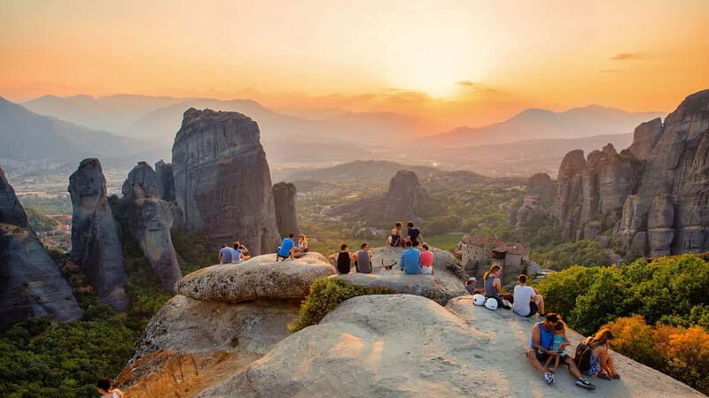 Meteora: Sunset Small Size Tour with Monasteries & Caves - Kastraki photo stop: the fastest way to orient yourself