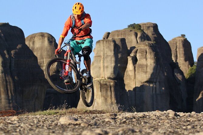 Meteora Trails Electric Mountain Bike Tour - Getting started in Kalampaka: bike fit, helmet, and the first push