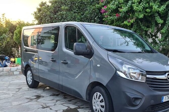 Milos 1-Way Private Transfer Airport Ferry and Hotels - Ferry terminal pickup with less fuss