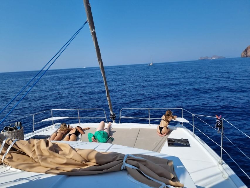 Milos: Full-Day Catamaran Cruise with Food and Open Bar - What you eat on the water: breakfast, lunch, fruit, coffee