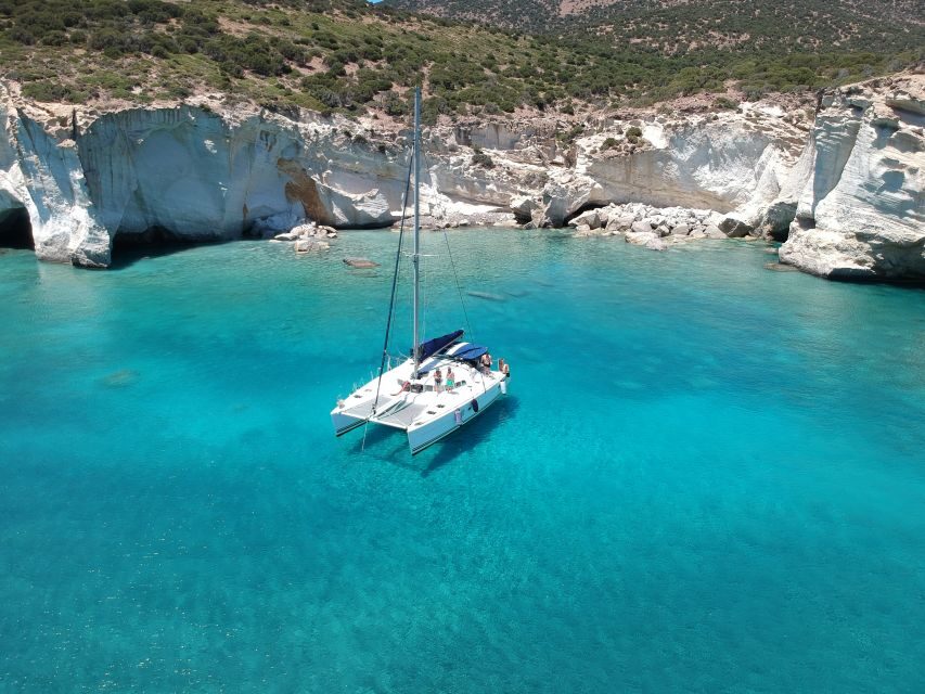 Milos: Full-Day Catamaran Cruise with Paddle Board - The food and bar setup: it’s not just included, it’s timed well