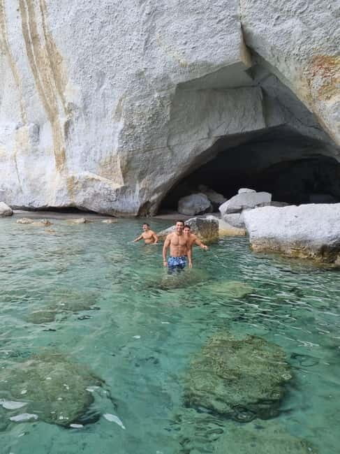 Milos: Half-day Kleftiko, Catamaran Trip | Lunch & OpenBar - Meeting at Adamas: quick start, no drama