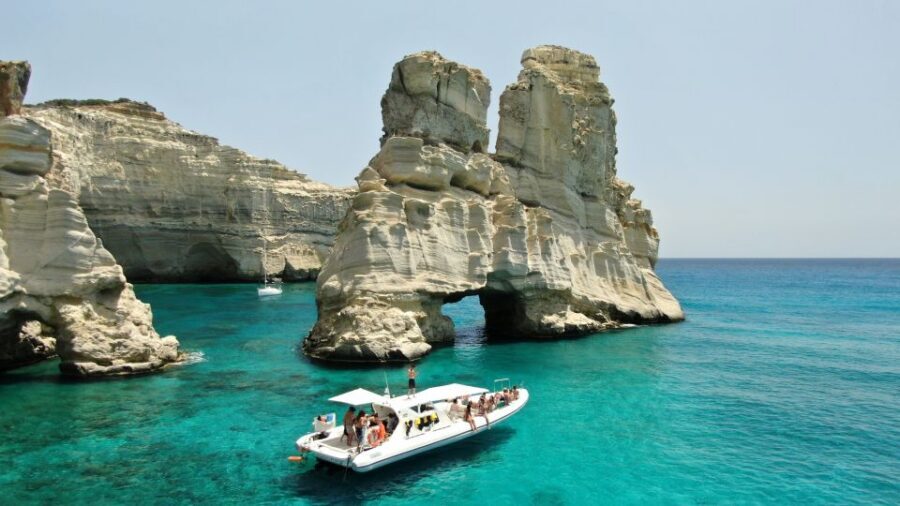 Milos: Half-Day Speedboat Cruise to Klefiko with Snorkeling - Kalogries Bay and Agáthia Beach: when the water turns calm
