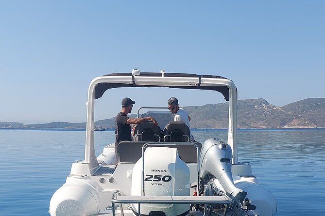 Milos Island: Private Boat Rental in Milos Greece with no licence - What the price means for a group of six