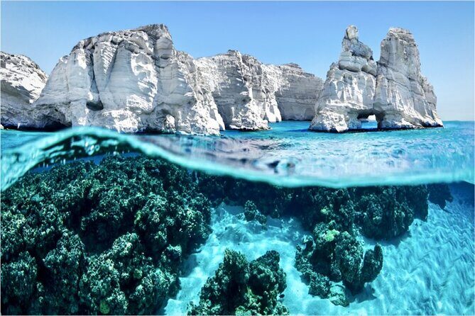 Milos: Luxury Private Cruise—Kleftiko Sarakiniko Poliegos - Paddle Boards, Snorkeling, and Bluetooth Music Time