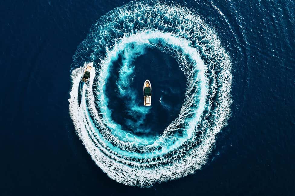 ❖ Milos: Private Speedboat Tour—Kleftiko Sarakiniko Poliegos - Choosing between the south, north, and round routes