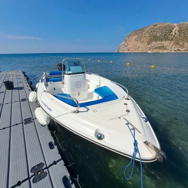 Milos: Rent a boat without License - Choosing your own route instead of following a timetable