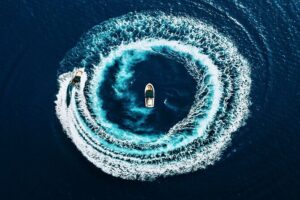 Milos: Small Group Yacht Tour—Kleftiko Sarakiniko Poliegos - Agia Kiriaki Beach start: your 5-hour rhythm, without the stress