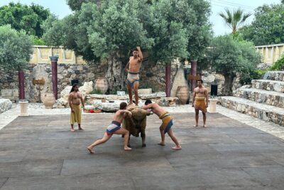 Minoan Day Experience - Bread, olives, and a taste of Crete before the show
