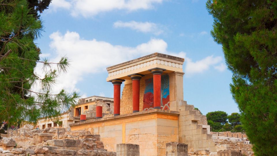 Minoan Path: Knossos Palace, Winery Visit, Lunch at Archanes - Titakis winery and five Cretan wines