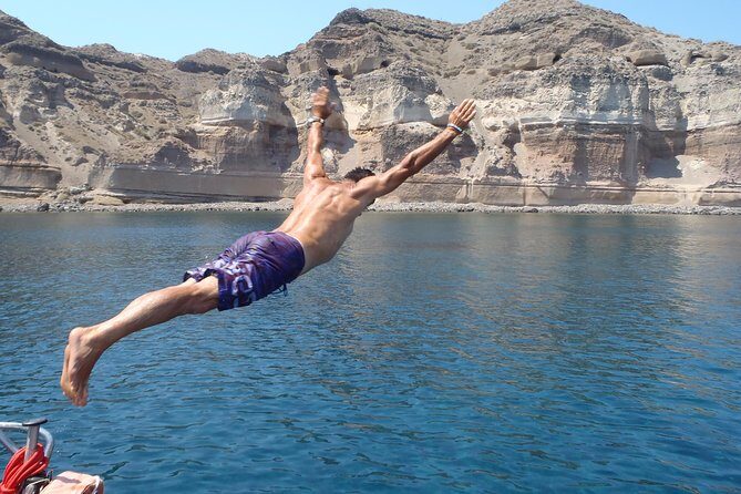 Morning Caldera Sailing Cruise - Lunch at sea: seafood BBQ, Greek wine, and enough food to feel set