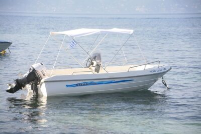 Motor boat hire in corfu Asso 4.85 - Meeting Vasilis at the fisherman port