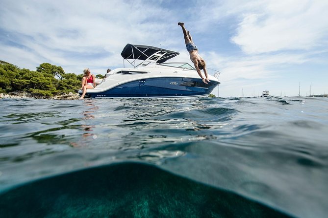 Motor Yacht (2020)Luxury Private Cruise Around Santorini - Why a private boat changes Santorini