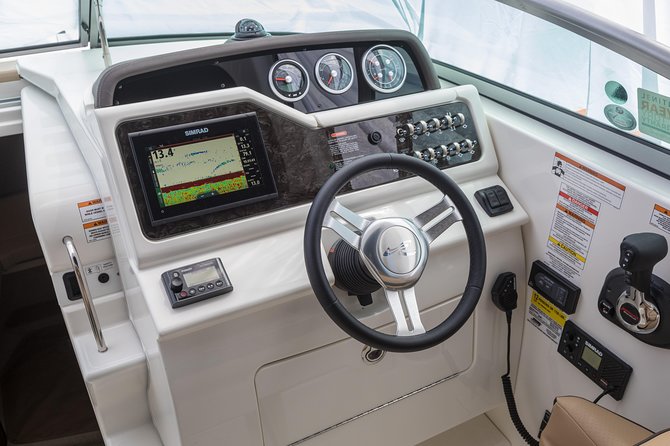 Motor Yacht (2020)Luxury Private Cruise Around Santorini - Nea Kameni and the hot springs
