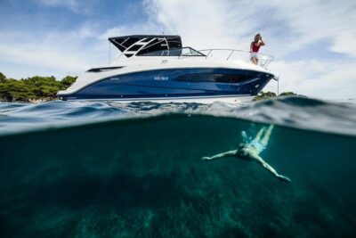 Motor Yacht (2020)Luxury Private Cruise Around Santorini - Black Beach and Akrotiri Lighthouse