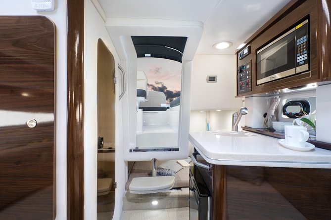 Motor Yacht (2020)Luxury Private Cruise Around Santorini - Sunset near Aspronisi