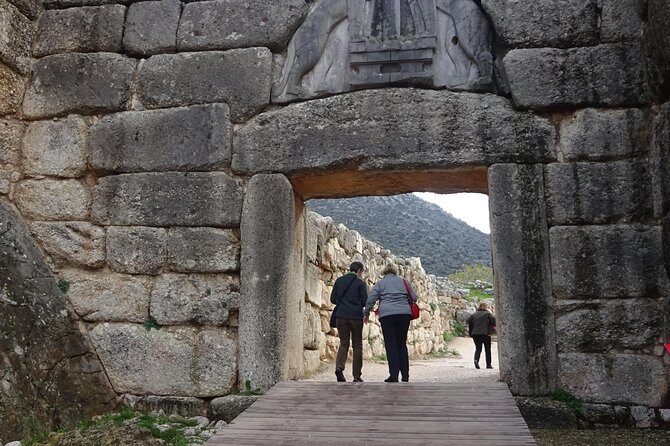Mycenae and Nafplion Day Trip from Athens with Official guide - Stop 1: Citadel and Treasury of Atreus (Tomb of Agamemnon) in real time