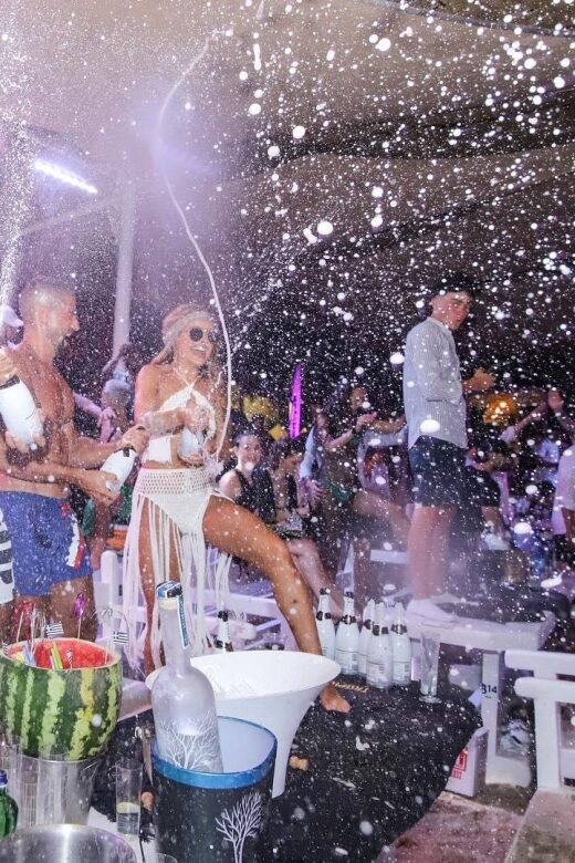 Mykonos: Best Beach Clubs Crawl Day Party - Jackie O: The LGBTQ Hotspot With Pool Views