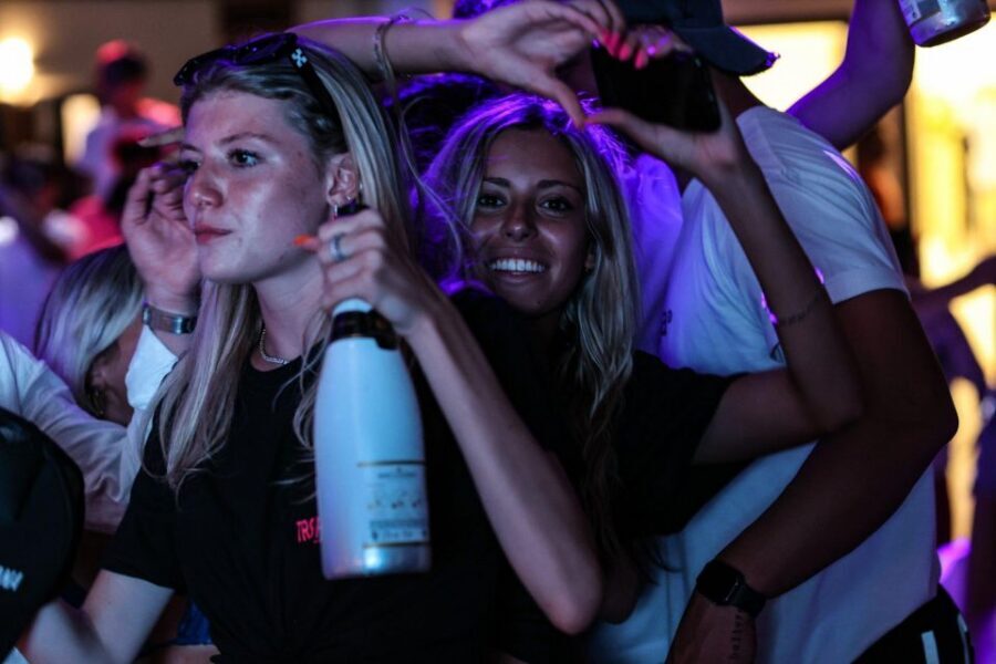 Mykonos: Best Beach Clubs Crawl Day Party - Who Should Book This Mykonos Beach Clubs Crawl