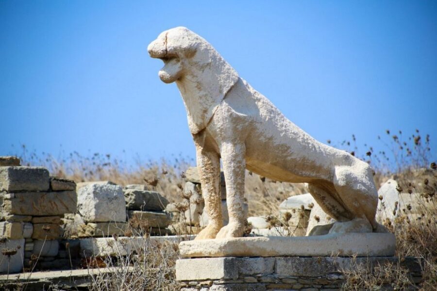 Mykonos: Delos & Rhenia Boat Cruise with Lunch & Transfer - Lunch and drinks onboard: a Mykonian meal with sea views