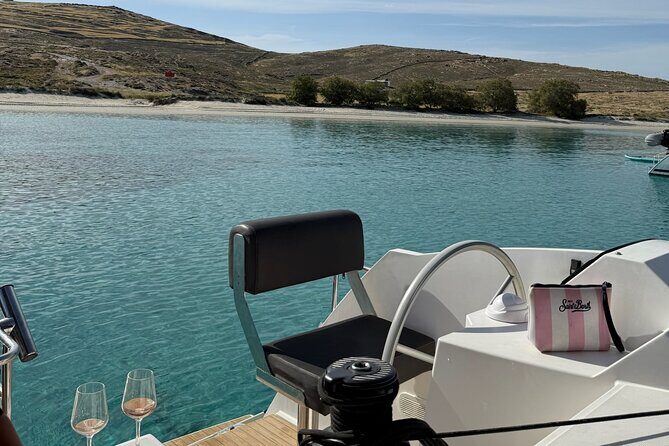 Mykonos Shared Catamaran Tour Experience - Food and drinks on board: why the meal is the real storyline