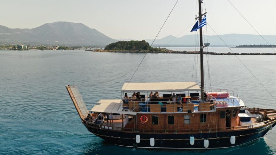 Mykonos: South Beaches Cruise - Sailing Past Mykonos Icons: The View Without the Beach Hassle