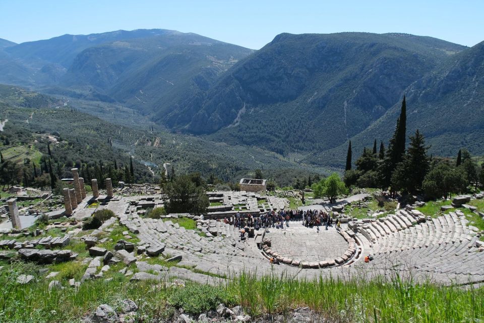 Mystic Delphi Private Tour - The guides: Georgia and George