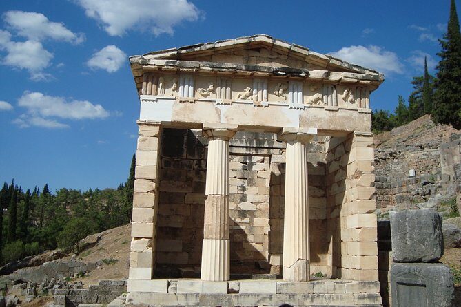 Mystical Delphi & Hosios Loukas Byzantine Wonder Luxury Day Tour - Delphi Archaeological Museum: where the finds make sense