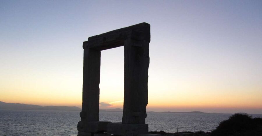 Naxos Castle Walking Tour and Sunset at the Portara - Naxos Town segment: get your bearings in 30 minutes