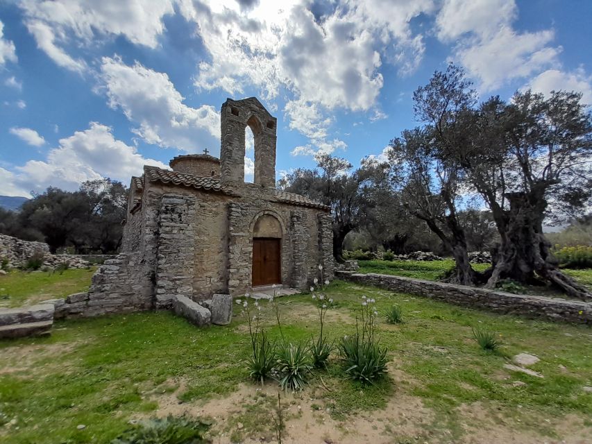 Naxos: Countryside hike among villages & Byzantine churches - Panagia Drosiani and Naxos’ early Christian past