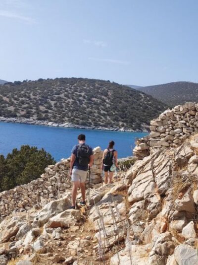 Naxos: Explore the cave of the unspoiled south-east coast! - Panermos Bay, where the road gives out