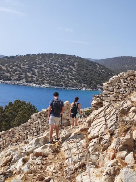 Naxos: Explore the cave of the unspoiled south-east coast! - Panermos Bay, where the road gives out