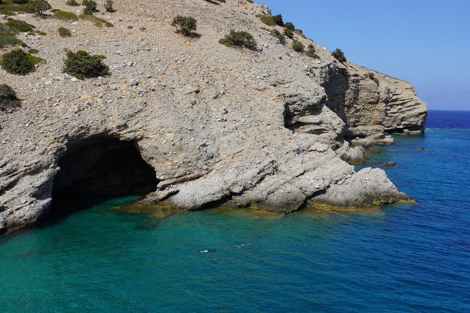Naxos: Moutsouna Caves Sea Kayak Tour, Snorkeling & Picnic - The homemade Naxian picnic