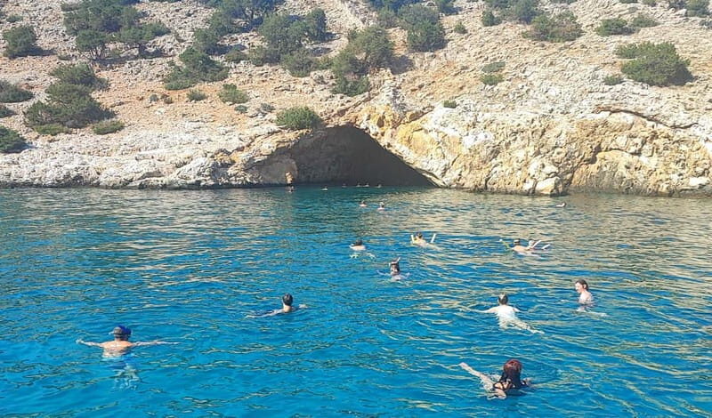 Naxos: Rina Cave-Koufonisi Cruise & Rina Cave Swim with BBQ - Time, Crowd Levels, and Motion: Realistic Expectations
