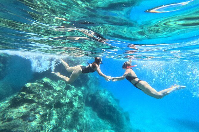 Naxos: Short Private Boat Trip to Rina's Cave - Photos and videos from the crew: a rare free upgrade