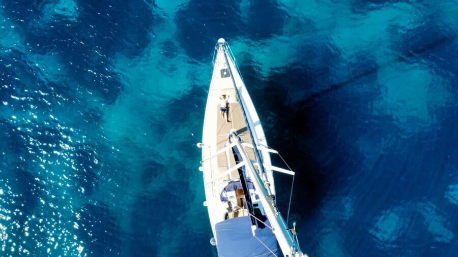 Naxos: Small Cyclades Sailing Trip with Lunch & Drinks - Your 49-foot Jeanneau setup: comfort that actually helps