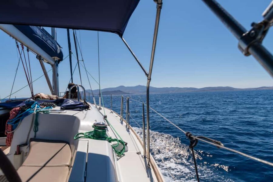 Naxos: Small Cyclades Sailing Trip with Lunch & Drinks - Who should book this—and who should skip it