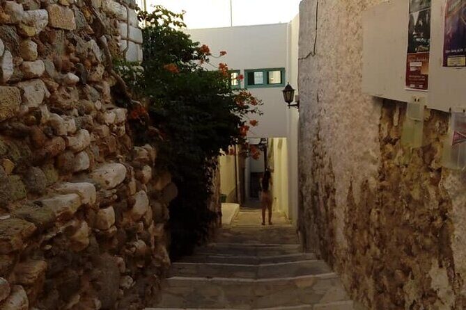 Naxos Sunset City Walk - Meeting up and starting the castle walk (where people can trip up)