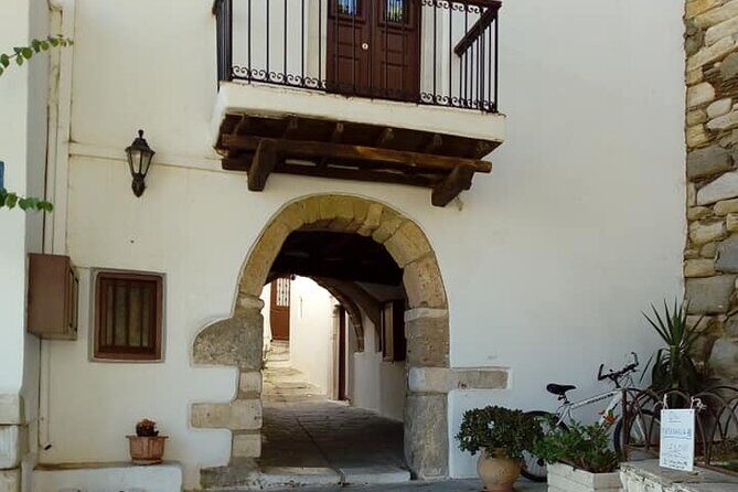 Naxos Sunset City Walk - Walking comfort and what to wear in Hora