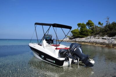 Nea Fokea: Boat Renal without License - What you receive before leaving the port