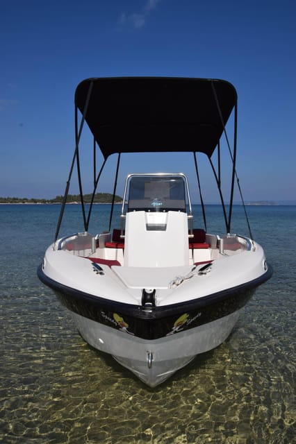 Nea Fokea: Boat Renal without License - Small details that improve the day