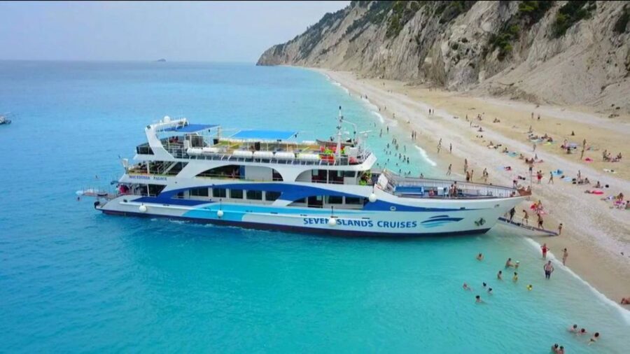 Nidri daily cruise in the Ionian with Makedonia Palace - Egremni first: what makes the morning swim stop work so well