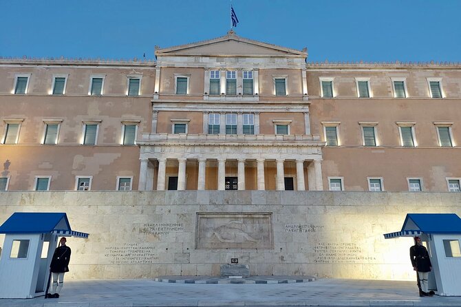 Night Tour of the City of Athens with Guide in Spanish - What the two-hour format really means