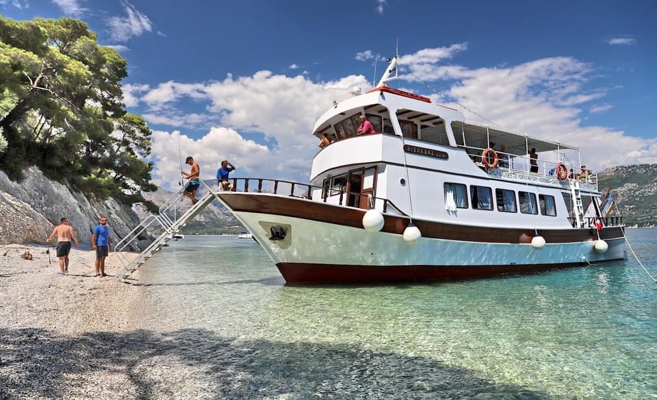 NYDRI: LEFKADA Cruise - Nydri - Meganisi - Kastos - Kalamos - Formekoula gives you the first swim