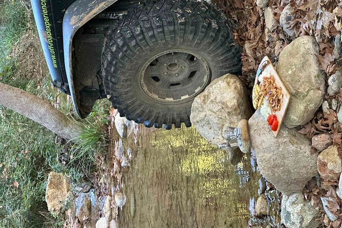 Offroad Experience Jeep Tour and Lunch in Nature - What the Private 4x4 Format Adds