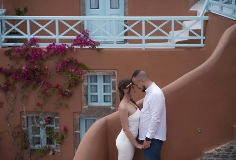 Oía: Santorini Professional Photoshoot with Edited Photos - Editing turnaround: when to expect your Santorini keepsakes