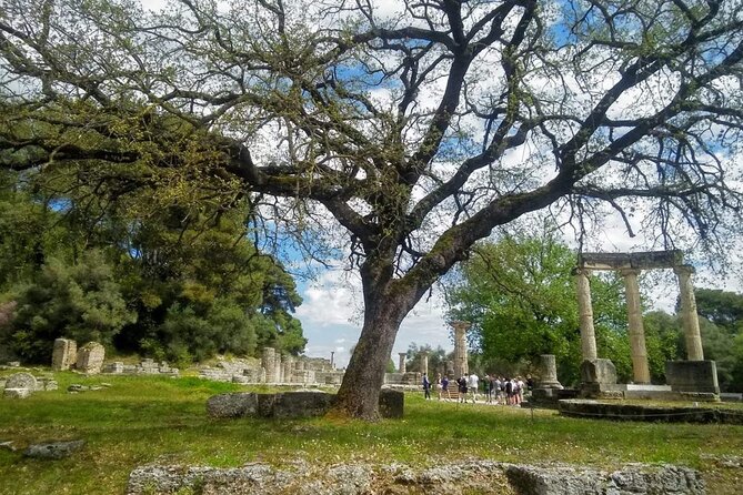 Olympia Skip-The-Lines private tour with official tourist guide - The workshop of Phidias and the statue of Zeus