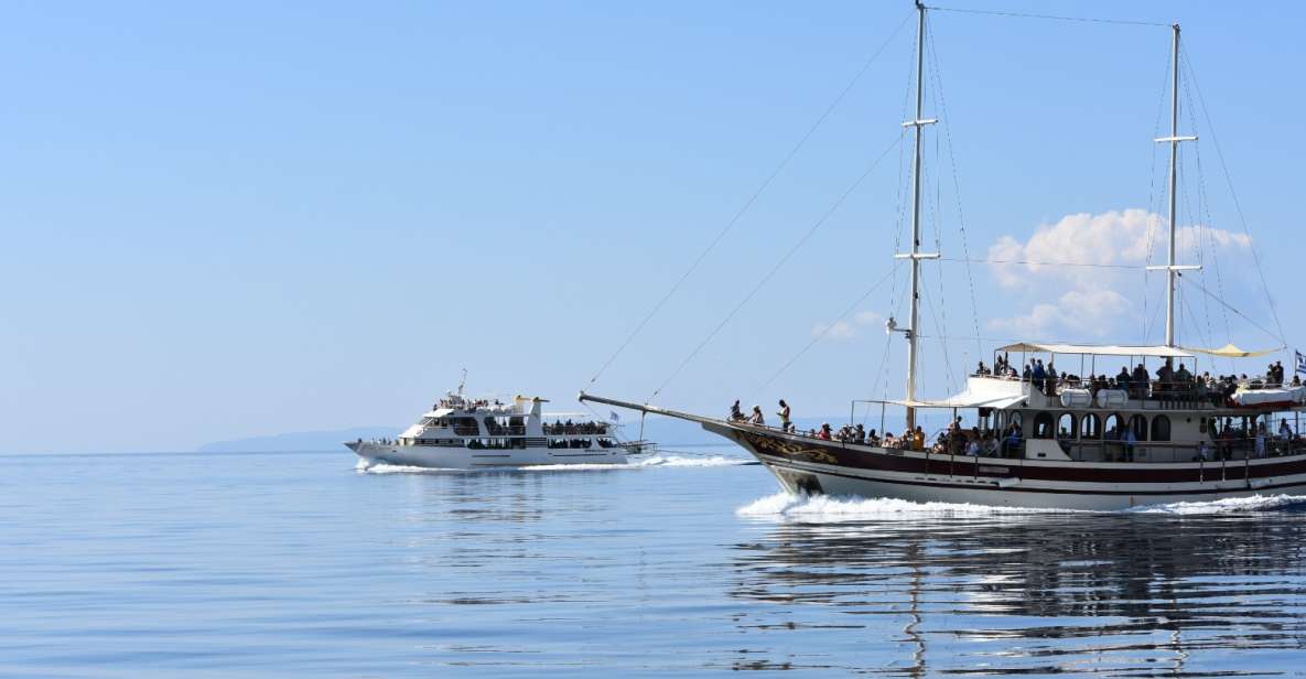 Ouranoupoli: Mount Athos Peninsula Sightseeing Cruise - The first views of the Athos Peninsula