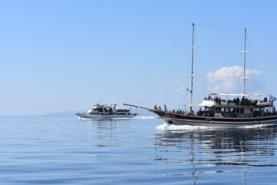 Ouranoupoli: Mount Athos Peninsula Sightseeing Cruise - Boarding at Ouranoupoli’s port